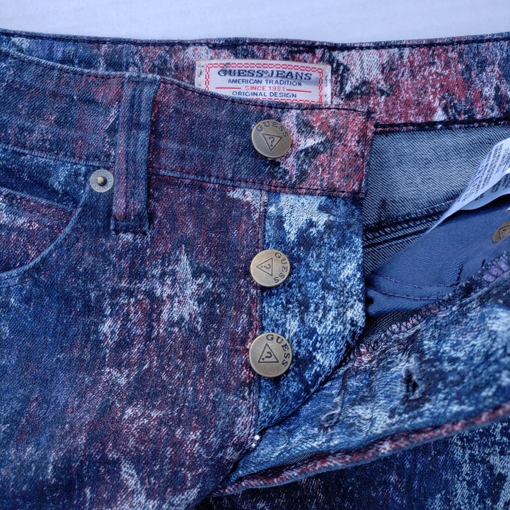 New Women's GUESS 1981 High Rise US Flag Shorts - Picture 6 of 8
